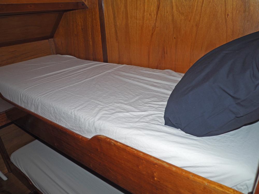 Cabin en avant, H&eacute;bergements